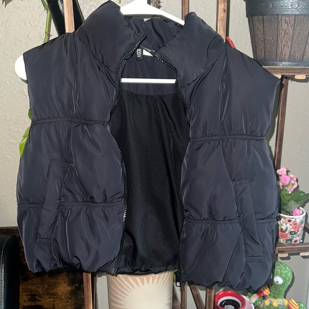 S H&M sweater puffer vest